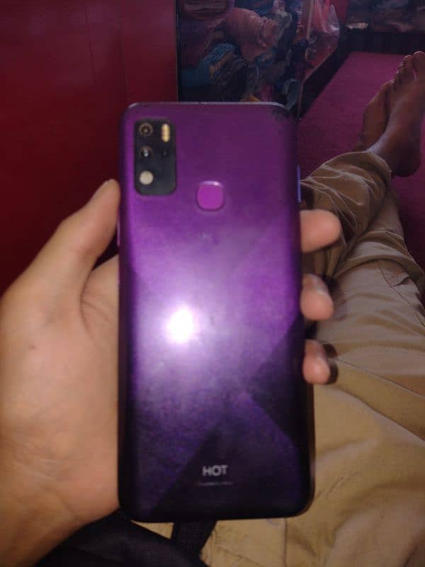 Motrola G 30  6/128 And Infinix Hot 9play 2/32 7