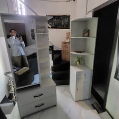 2 brand new bed side shelfs - 15K each