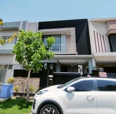 3 Beds 5 Marla Ideal Location House For Rent In DHA 9 Town Lahore