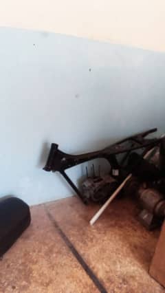 Honda cg 125 frame or engine 2 pec
