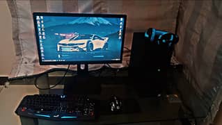 Gaming PC with LCD 22" + 4gb Graphics Card.