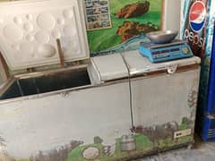 condition thik ha But freezer ka door damage ha cooling bilkul thik ha