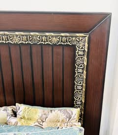 Good condition bed set for sale