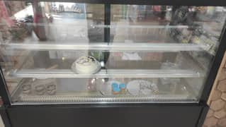 Bakery display chiller in new condition