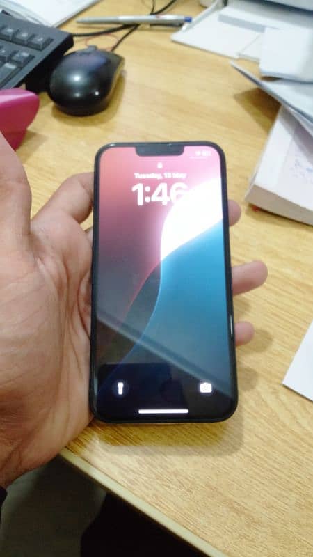 iphone 13 jV condition 10/10 2 normal scratch on display 2
