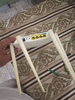 tenda 4 entena router with adapter