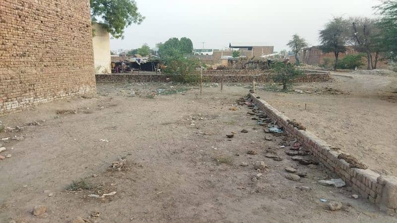 Urgent Sale 2 plots of 5 marla each 6