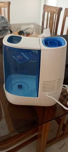 VICKS HOT HUMIDIFIER