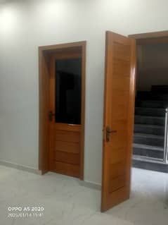 10 Marla upper portion available for rent in uet housing scheme