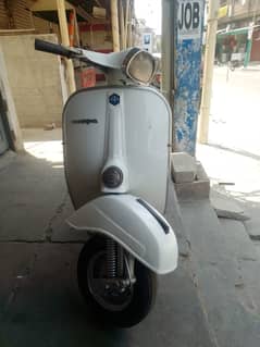 Vespa Scooter Model 1974 made in ittaly