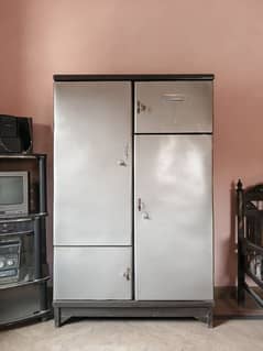 Wardrobe Of Best Quality Sheet