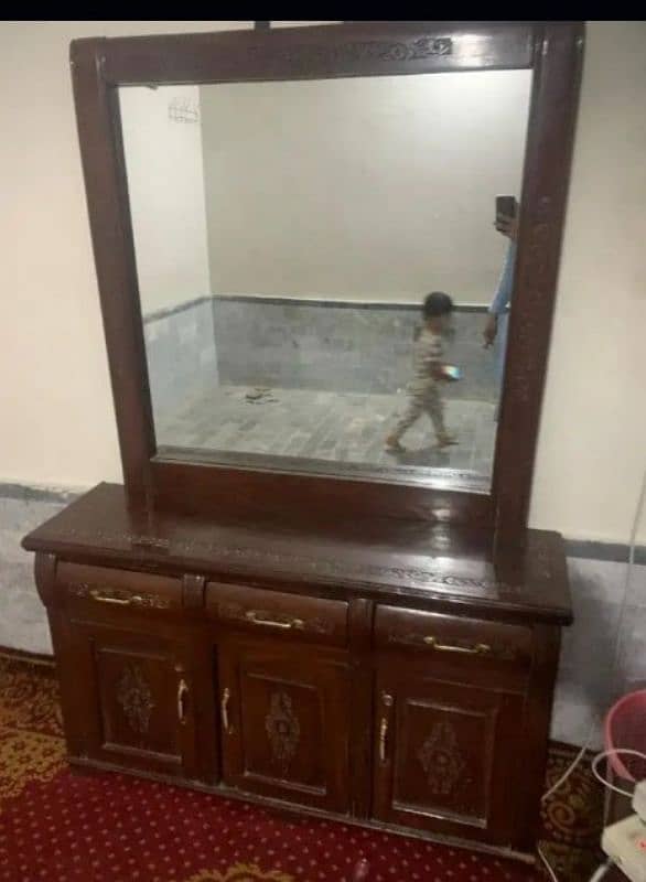 bad two tables and one mirror table 1