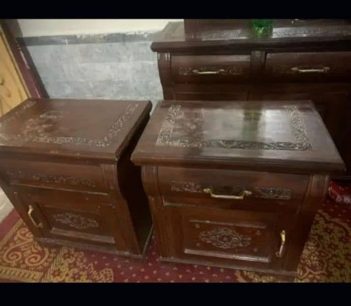 bad two tables and one mirror table 3