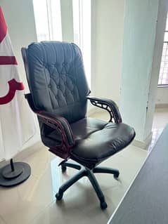 Office Formar, exective, and visitor chair