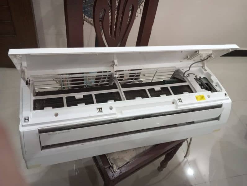 AC gree company in good condition does not use for a long time 2