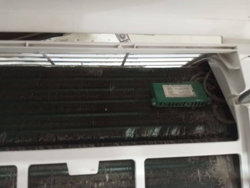 AC gree company in good condition does not use for a long time 4