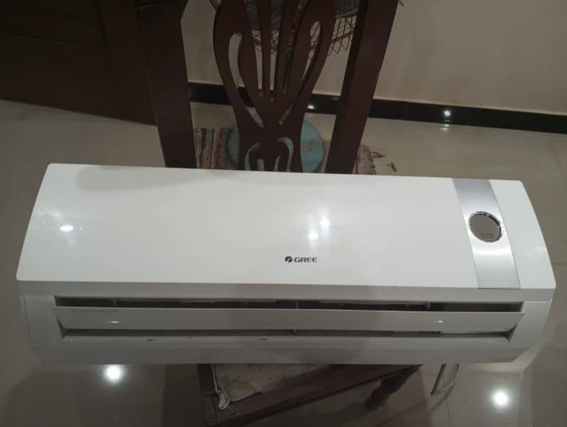 AC gree company in good condition does not use for a long time 5