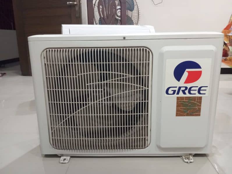 AC gree company in good condition does not use for a long time 9