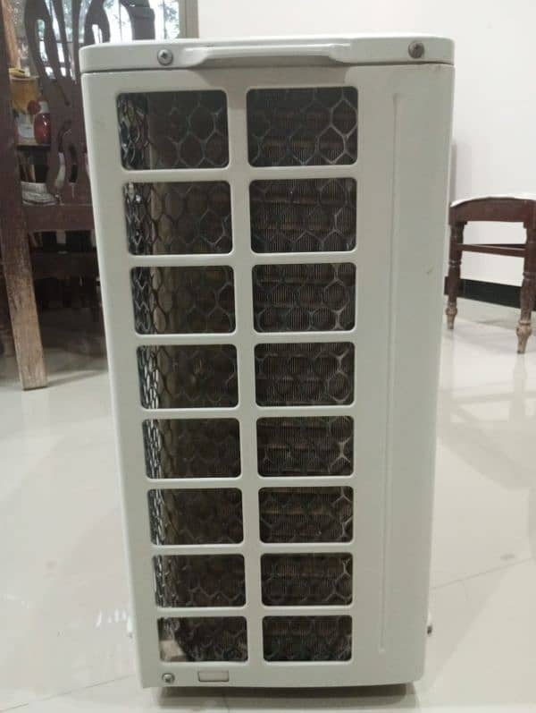 AC gree company in good condition does not use for a long time 11