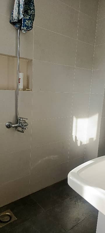 Building With Basement+Ground+4 Floor For Rent 4