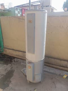 Nasgas Geyser on gas  full size , very good  condition