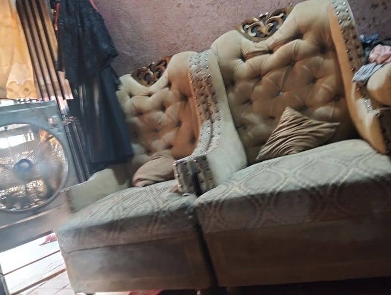 Best Condition Sofa Set 1