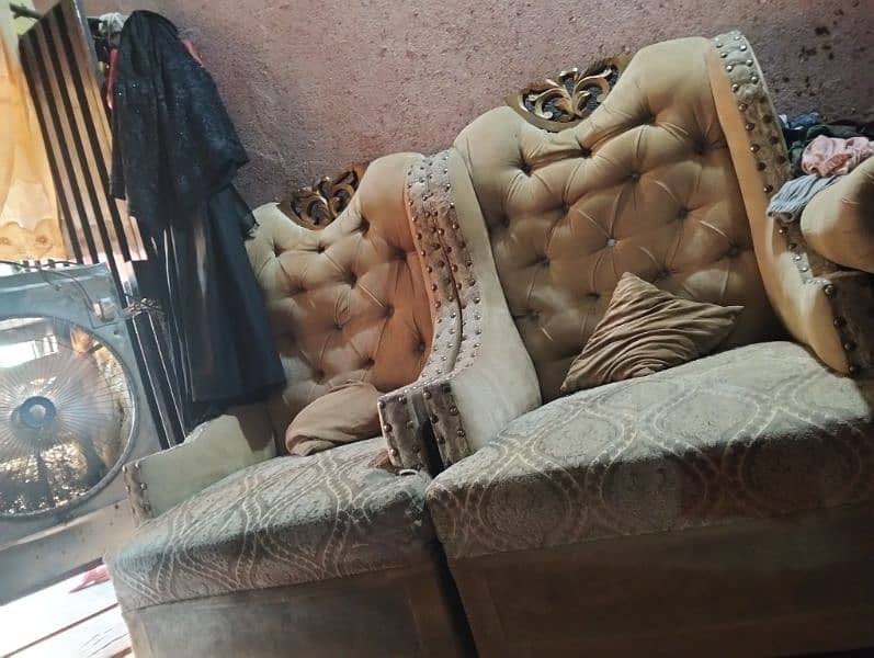Best Condition Sofa Set 3