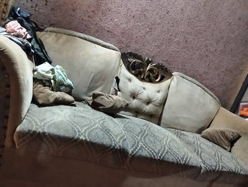 Best Condition Sofa Set 5