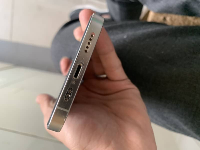 10/10 Condition 128 Gb Non PTA Factory Unlock 3