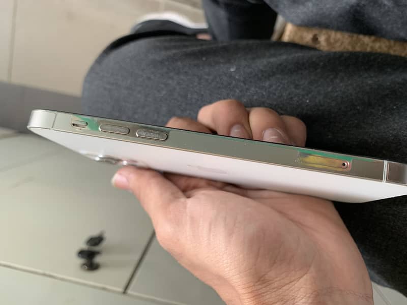 10/10 Condition 128 Gb Non PTA Factory Unlock 5