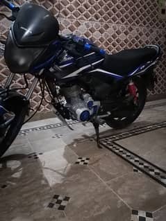 Honda cb125f (Single Handed Use)