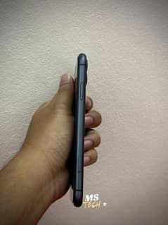 iPhone 11 complete accessories ka SATH