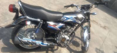Honda 125 Black Colour