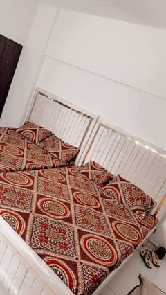 Cushion bed/Bed Set/two Queen size Bed for sale/Double bed/pair of bed