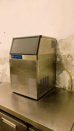 ice cube machine 25 kg / ice cream machine / tawa rolling machine