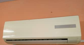 Haier 1 Ton Split AC with Side LED Display – Excellent Condition