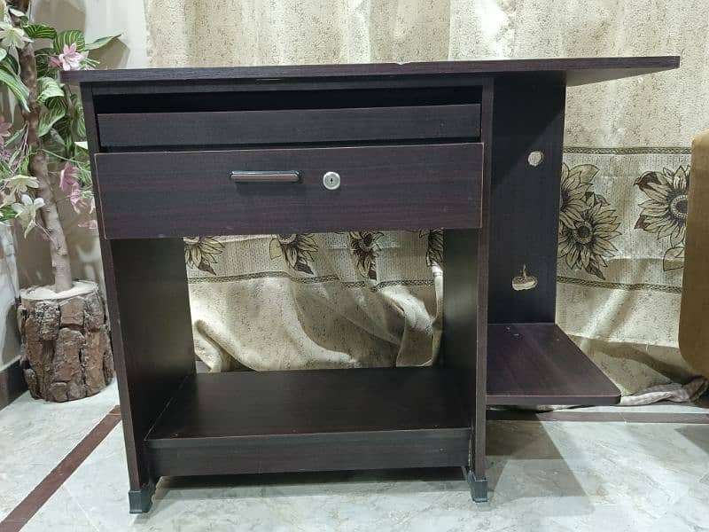 Computer Table With Keyboard Tray & Drawer 2