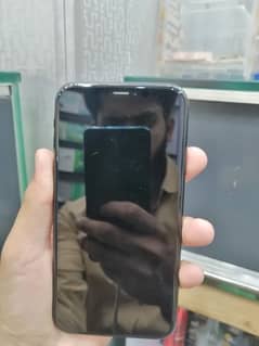IPhone XR 64gb factory unlock 80% water pack 10/9.5 condition