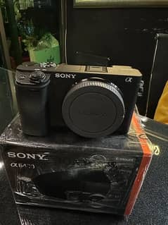 Sony A6400 body 10/10 condition with kit lens,box and all accessories