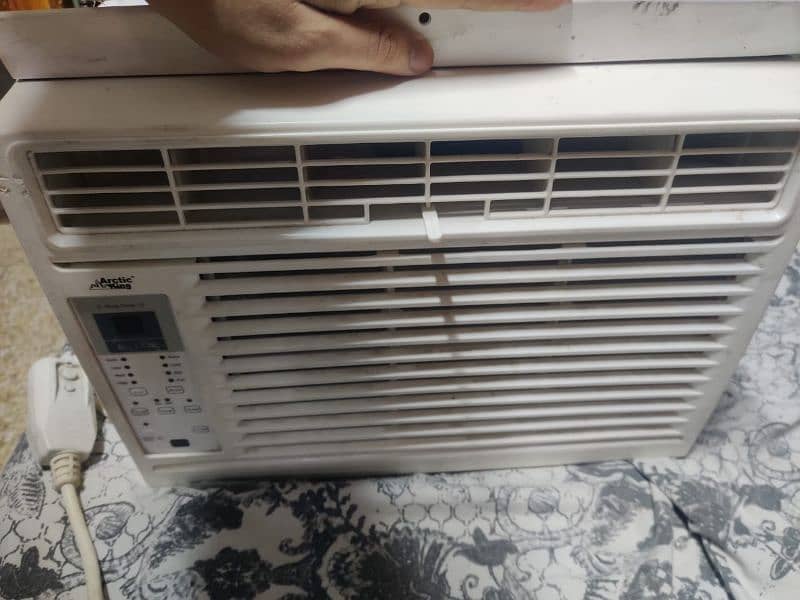 2A window a. c good condition with convertor 6