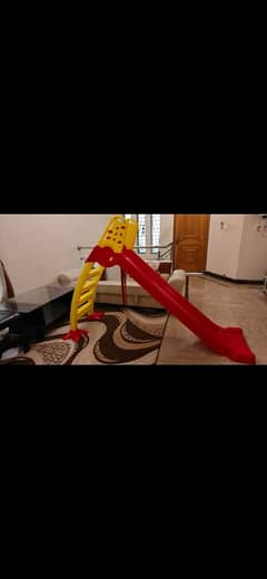 4 step slide with bal and basket