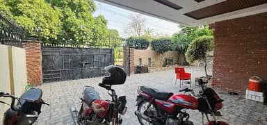 1 kanal house in Johar town.