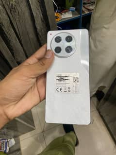 Tecno camon 30