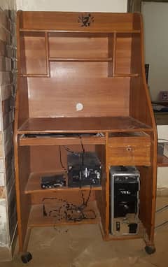 Computer desk