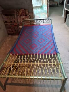 دو عدد چار پائیاں برائے فروخت
