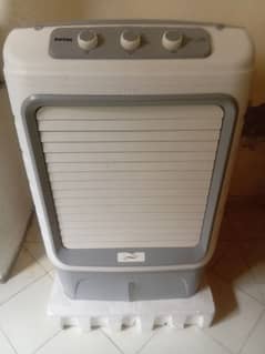 New cooler in lush condition