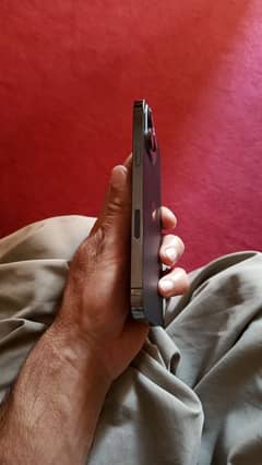 13 pro max j v