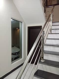 CORNER, 18 MARLA UPPER PORTION AVAILABLE FOR RENT