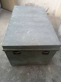 Iron Trunk Peti Heavy Weight