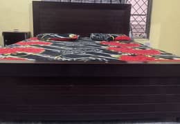 A king size bed and Dressing table for sale in good condition